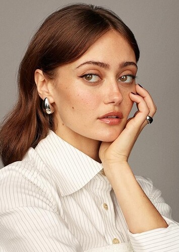 Ella Purnell