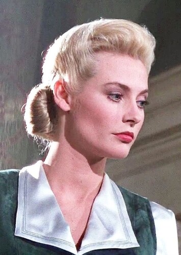 Elsa Schneider