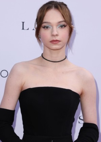 Emma Myers