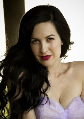 Grey Delisle