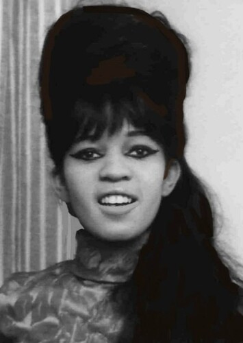 Estelle Bennett