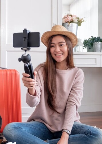 Female Blogger