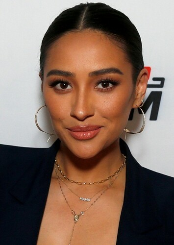 Female Celebrities With Mixed Race