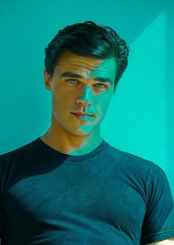 Finn Wittrock