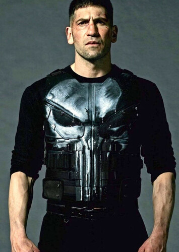 From Frank Castle To Commanders Fan: Jon Bernthal'S Amazing Story - ckw74fe