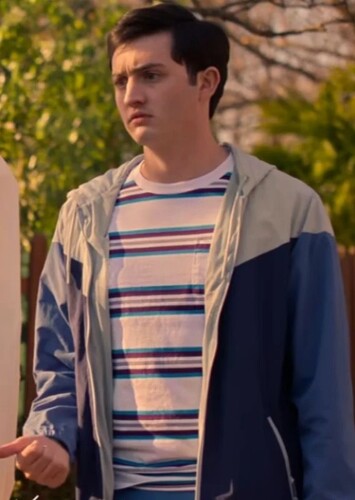 Gianni DeCenzo as Lynch Webber