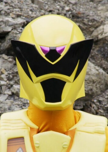 Giosa Mantix The Yellow Ranger