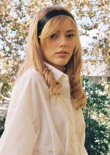 Grace Van Dien