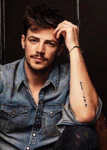 Grant Gustin