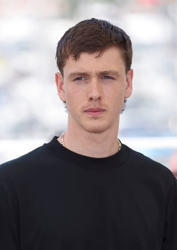 Harris Dickinson