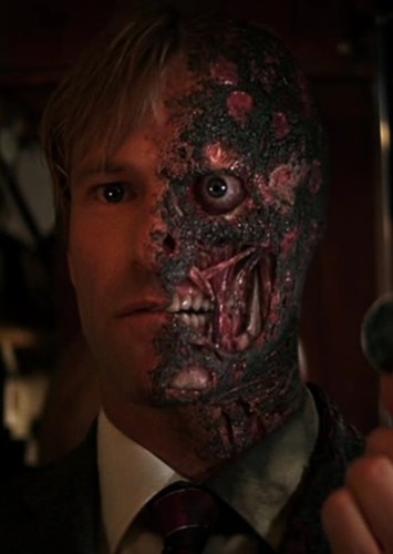 Harvey Dent (17)