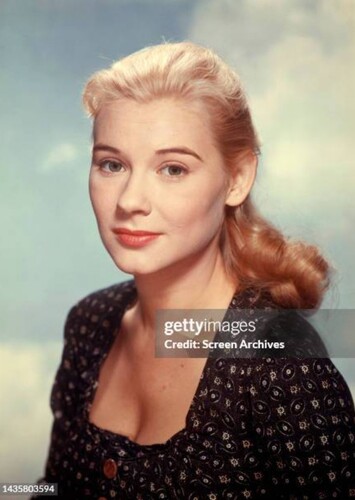 Hope Lange