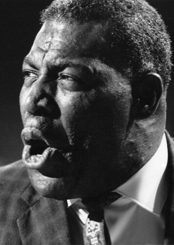 Howlin'  Wolf