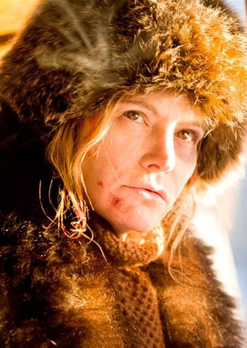 Jennifer Jason Leigh