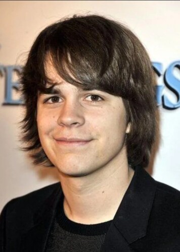 Johnny Simmons