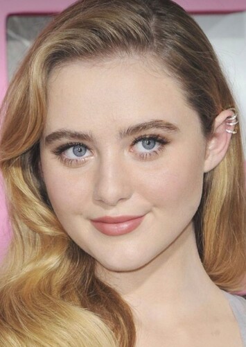 Kathryn Newton (Summer Barker)