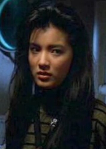 Kelly Hu