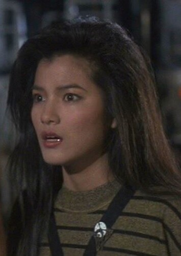 Kelly Hu