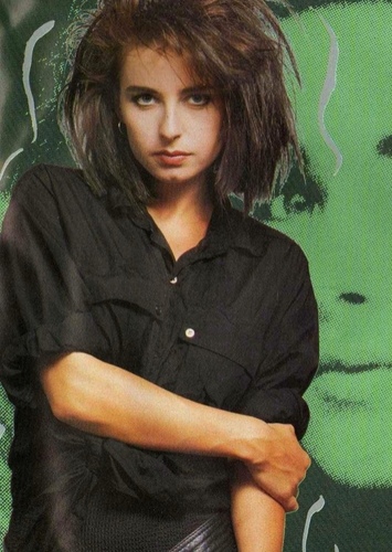 Keren Woodward
