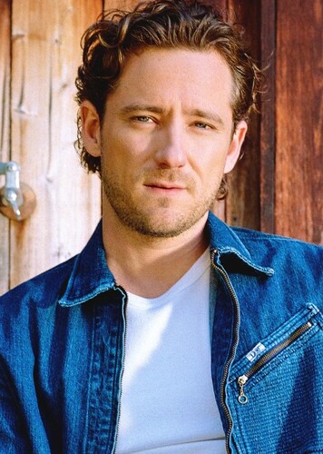 Lewis Pullman