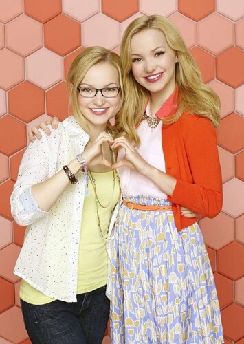 Liv Rooney & Maddie Rooney