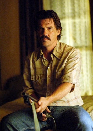 Llewelyn Moss