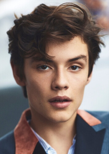 Louis Partridge