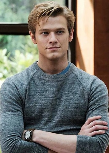 Lucas Till