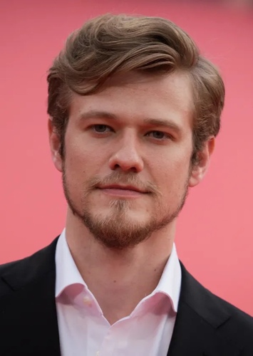 Lucas Till