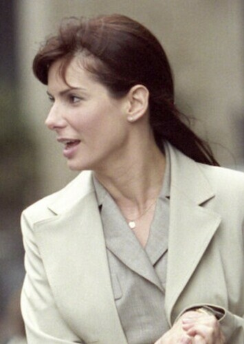 Lucy Kelson (Iran Remake) in Two Weeks Notice 2002 Reboot / Remake