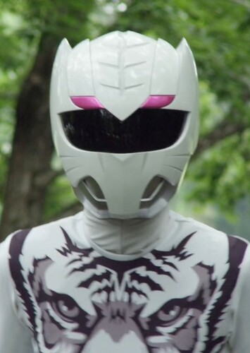 Maya The White Ranger