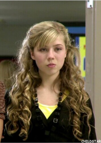 Mia Maxwell