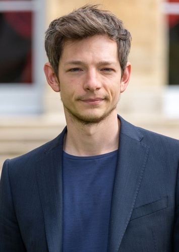 Mike Faist