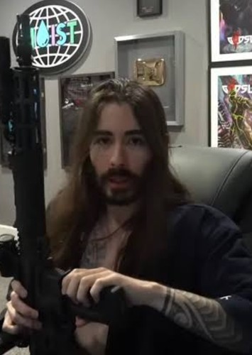 Moist Cr1TiKaL