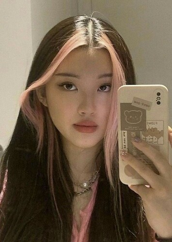 Money-Piece Hair