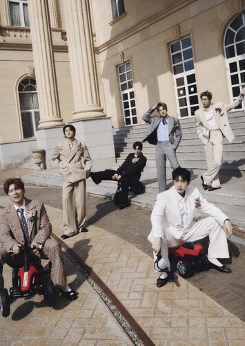 MONSTA X