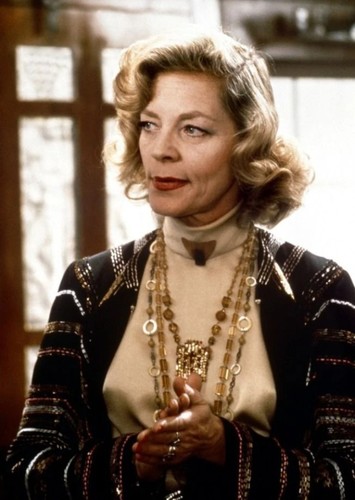 Mrs. Hubbard/Linda Arden
