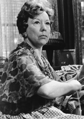 Frieda Loomis