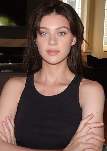 Nicola Peltz