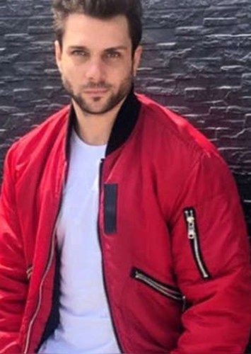 Nicola porcella hijo malina y kuzco