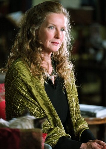 Ophelia Powers