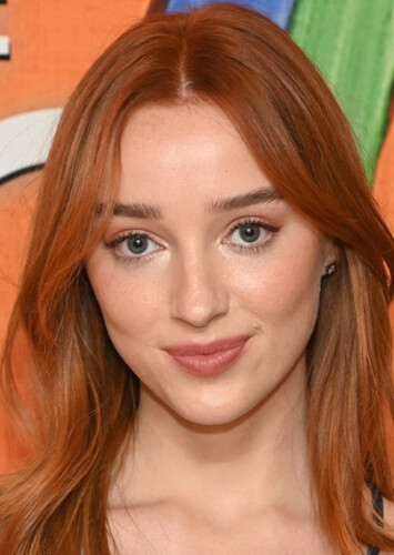 Phoebe Dynevor