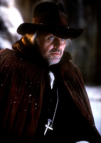 Professor Abraham Van Helsing (Flashbach and hallucination)