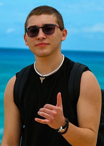 Raymond Ochoa