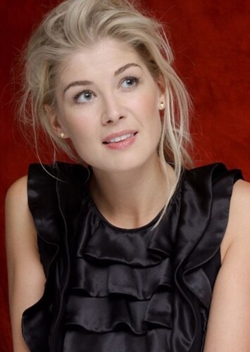 Rosamund Pike