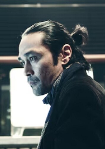 Russell Elevado