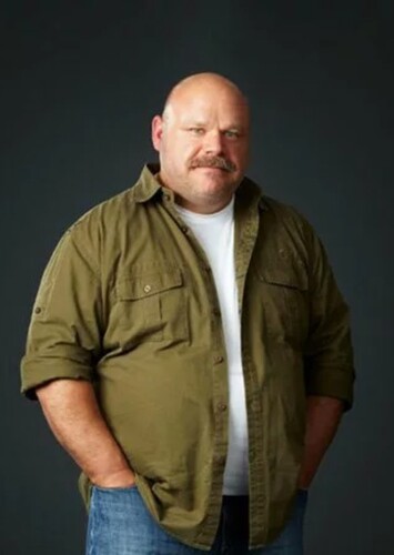 Sean Cullen or Kevin Chamberlain as Principle Barrage