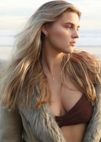 Skylar Dunn