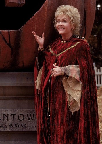 Splendora Agatha "Aggie" Cromwell