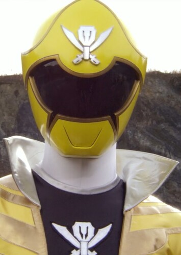 Super Megaforce Yellow Ranger